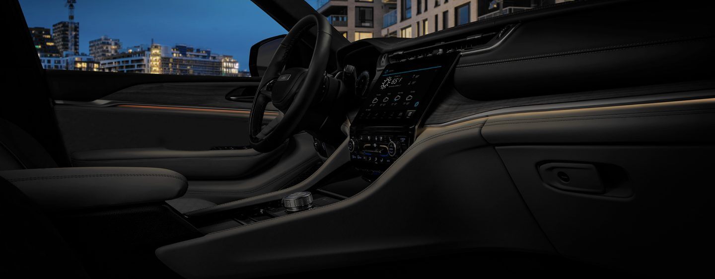The cockpit of the 2023 Jeep Grand Cherokee L Limited.